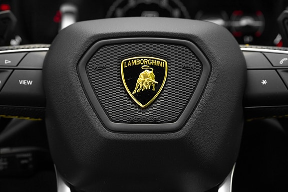 Lamborghini Urus 14 of 30