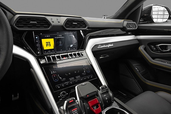 Lamborghini Urus 15 of 30