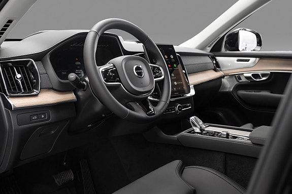 Volvo XC90 18 of 25