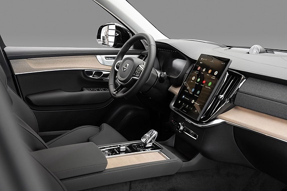 Volvo XC90 25 of 25