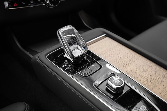 Volvo XC90 13 of 25