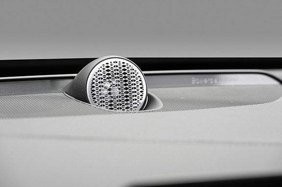 Volvo XC90 15 of 25
