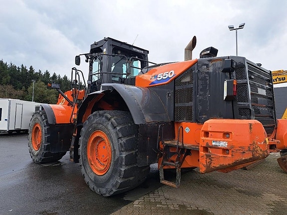 Hitachi ZW 550