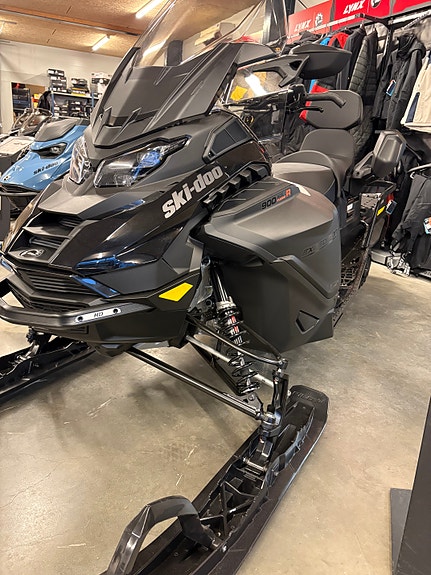 Ski-doo Expedition SE 900 Ace Turbo R 2 of 2