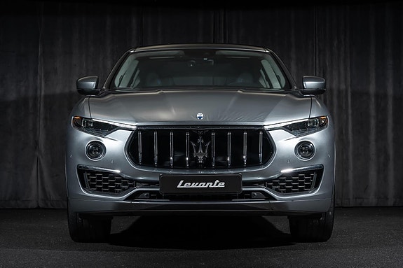 Maserati Levante 2 of 5