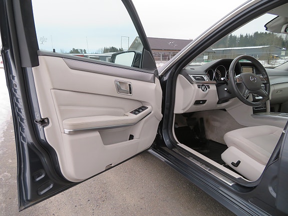 Mercedes-Benz E-Klasse 22 of 30