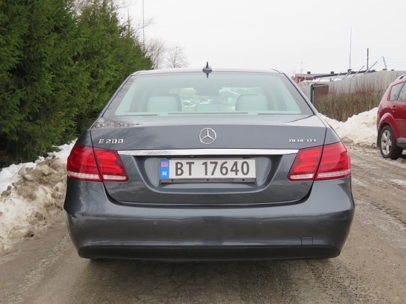 Mercedes-Benz E-Klasse 4 of 30