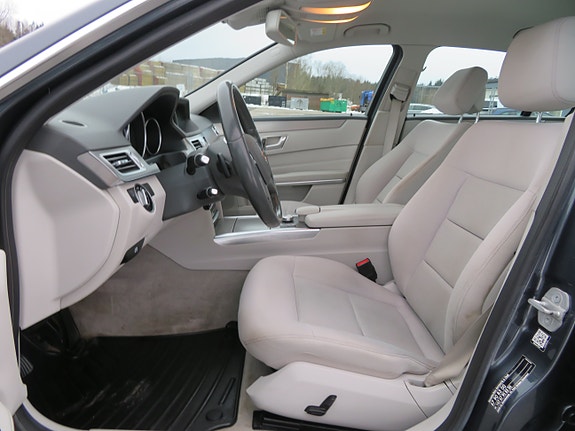 Mercedes-Benz E-Klasse 21 of 30