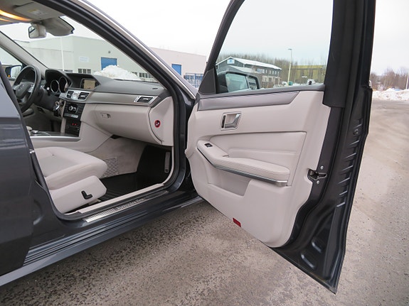 Mercedes-Benz E-Klasse 14 of 30