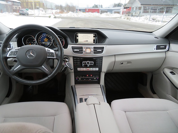 Mercedes-Benz E-Klasse 23 of 30