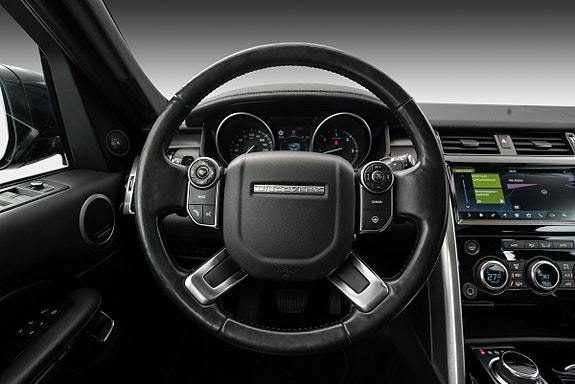 Land Rover Discovery 16 of 30