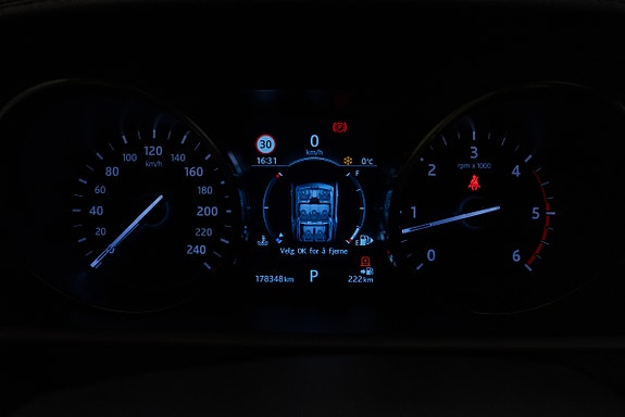 Land Rover Discovery 15 of 30