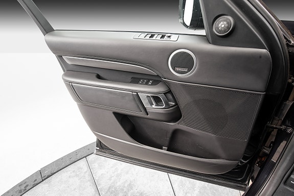 Land Rover Discovery 25 of 30