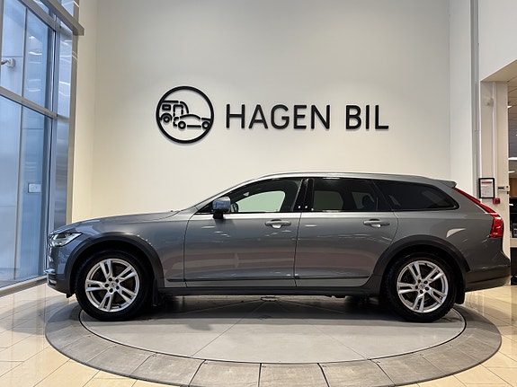 Volvo V90 Cross Country 4 of 30