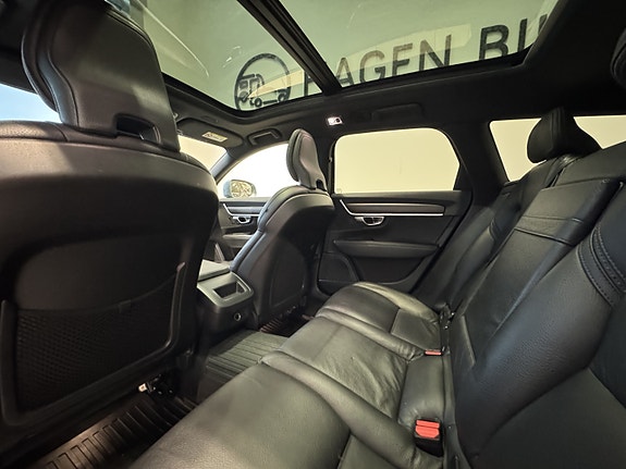 Volvo V90 Cross Country 12 of 30