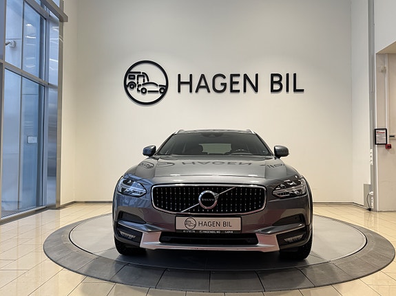 Volvo V90 Cross Country 10 of 30