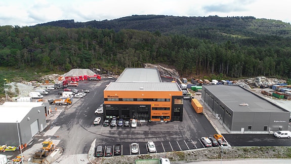 Her holder vi til, men har også parkering på Haukås