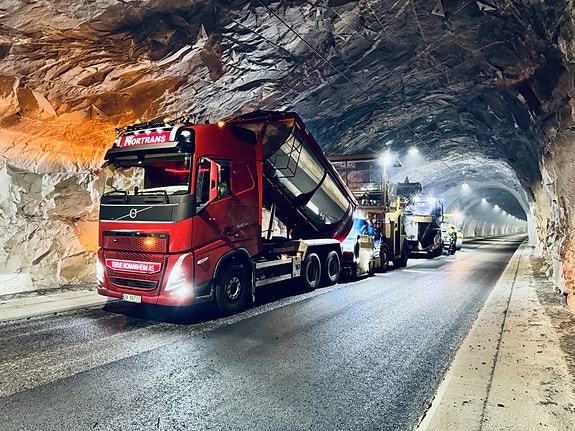 Asfaltegging i tunell