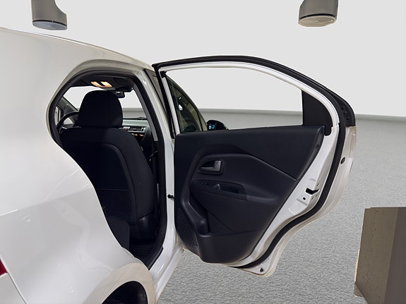 Kia Rio 14 of 30