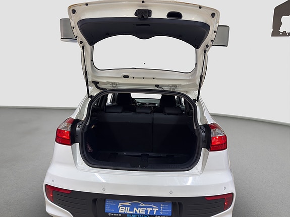 Kia Rio 10 of 30