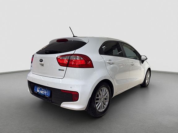Kia Rio 8 of 30
