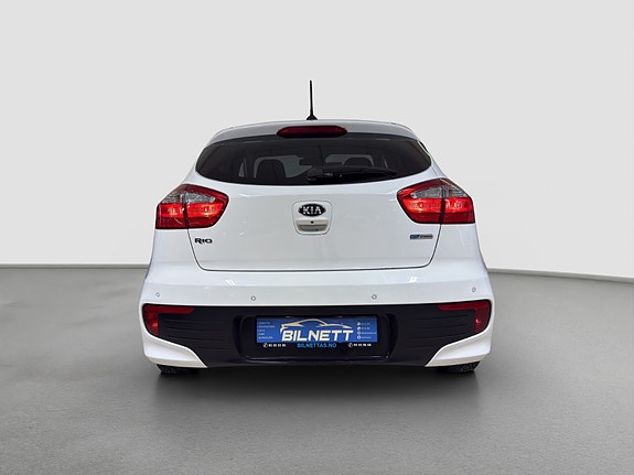 Kia Rio 9 of 30