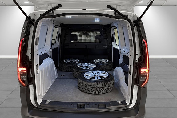 Volkswagen Caddy Maxi 22 of 26