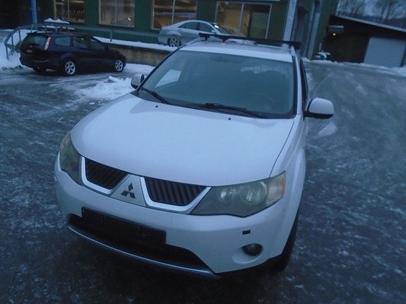 Mitsubishi Outlander 3 of 5