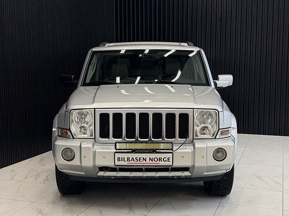 Jeep Commander 2 of 5