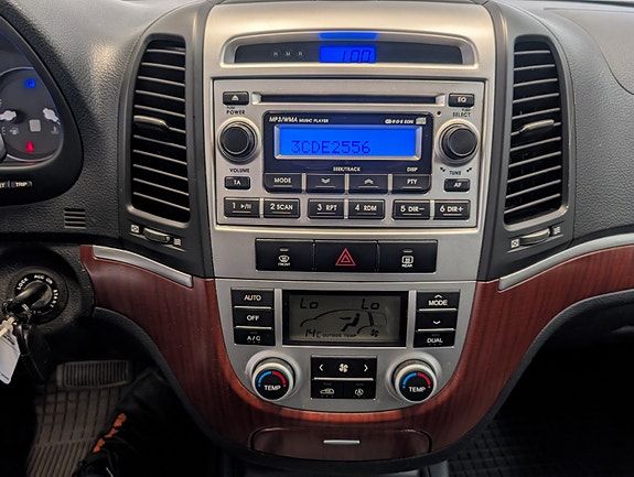 Hyundai Santa Fe 11 of 25