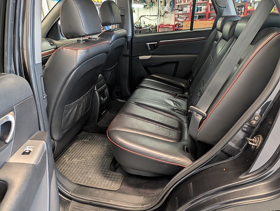 Hyundai Santa Fe 18 of 25
