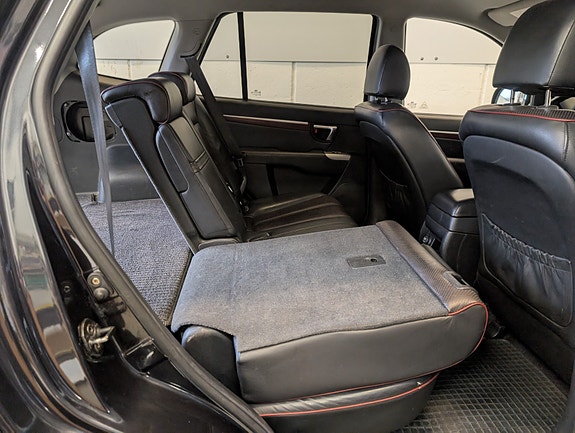 Hyundai Santa Fe 17 of 25