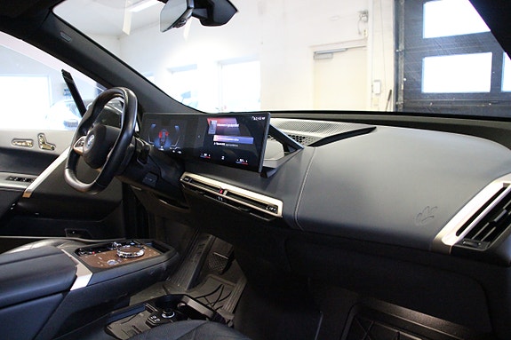 BMW iX 15 of 30