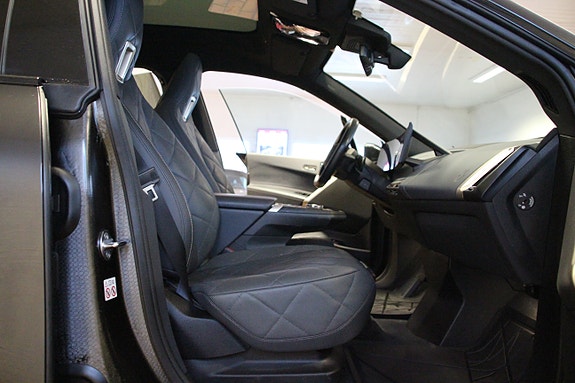BMW iX 12 of 30