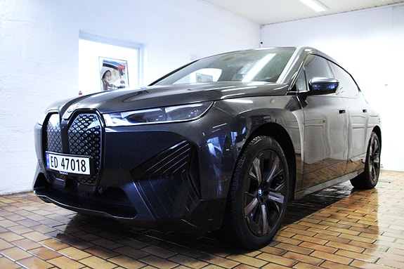 BMW iX 5 of 30