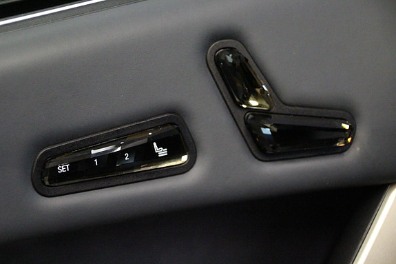 BMW iX 17 of 30