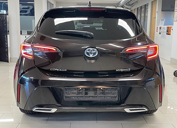 Toyota Corolla 4 of 5