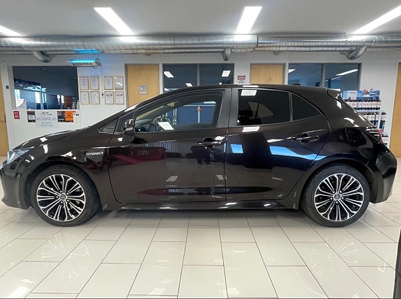 Toyota Corolla 3 of 5