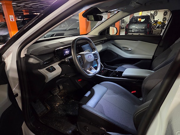 Ford Explorer 12 of 15