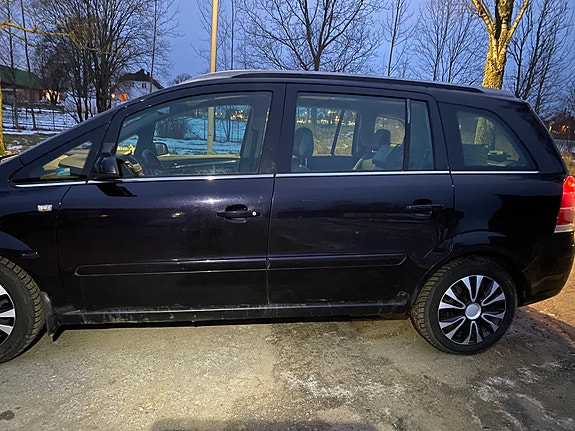 Opel Zafira 4 of 13