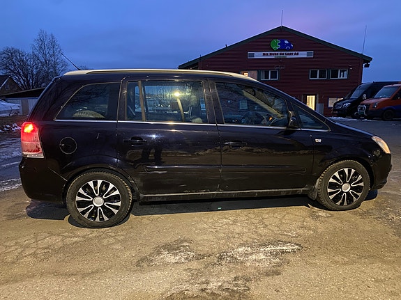 Opel Zafira 3 of 13