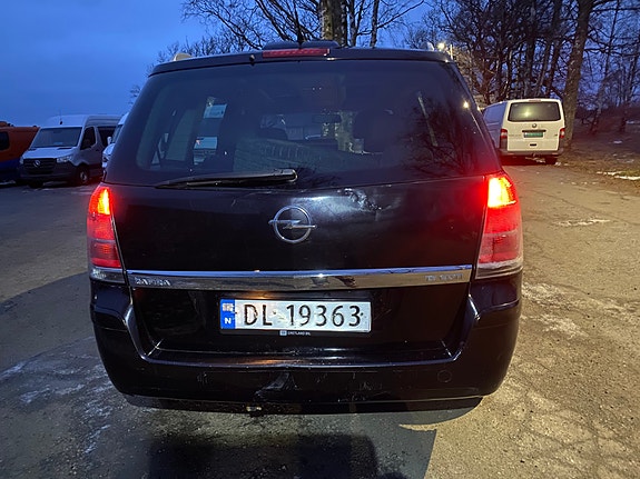 Opel Zafira 8 of 13