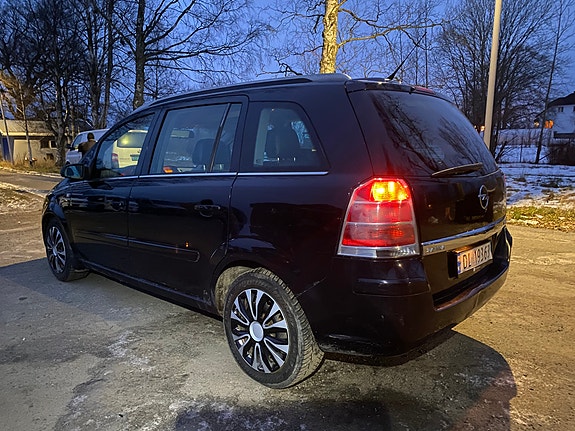 Opel Zafira 6 of 13