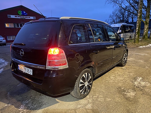 Opel Zafira 5 of 13