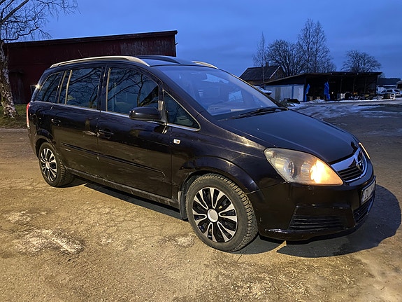 Opel Zafira 2 of 13