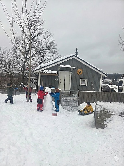 Utforskerne (førskolebarna) har eget hus