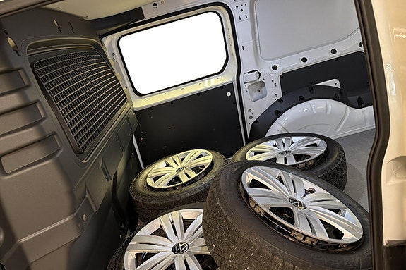 Volkswagen Caddy Maxi 19 of 26