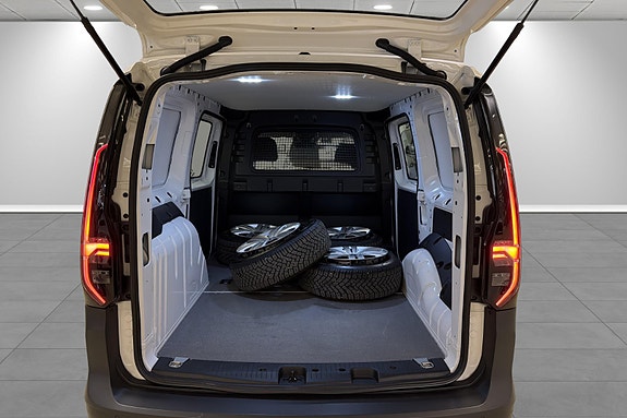 Volkswagen Caddy Maxi 20 of 26