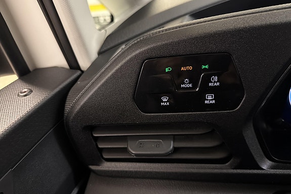 Volkswagen Caddy Maxi 12 of 26