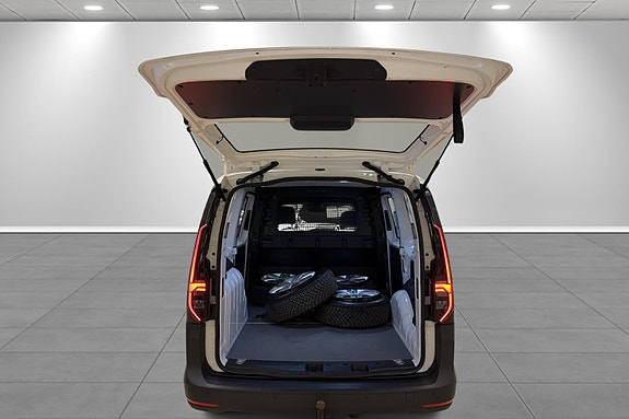 Volkswagen Caddy Maxi 21 of 26